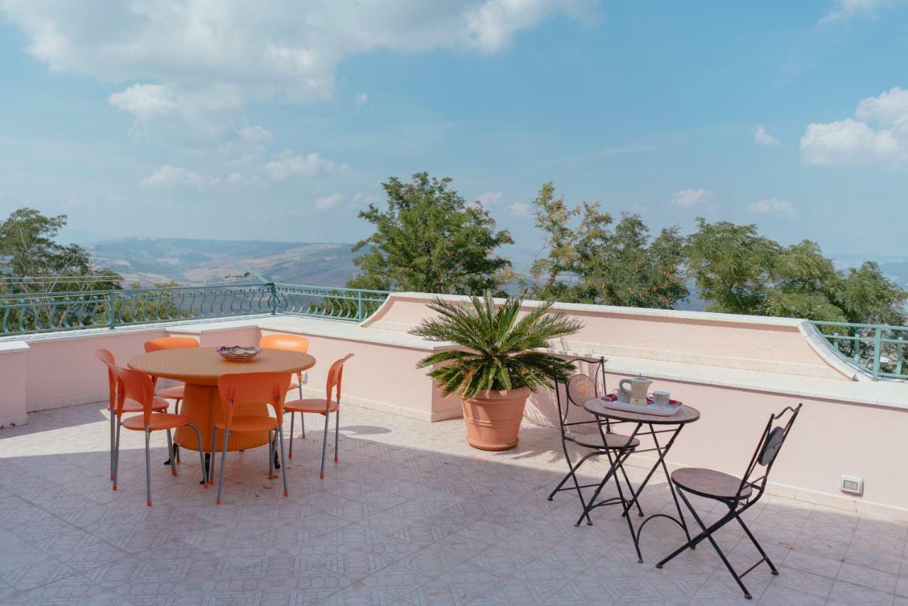 Villa Le Ginestre Miglionico Exterior foto